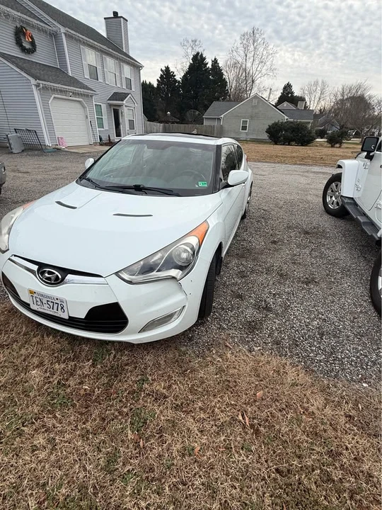 2012 Hyundai Veloster - Image 2 of 9