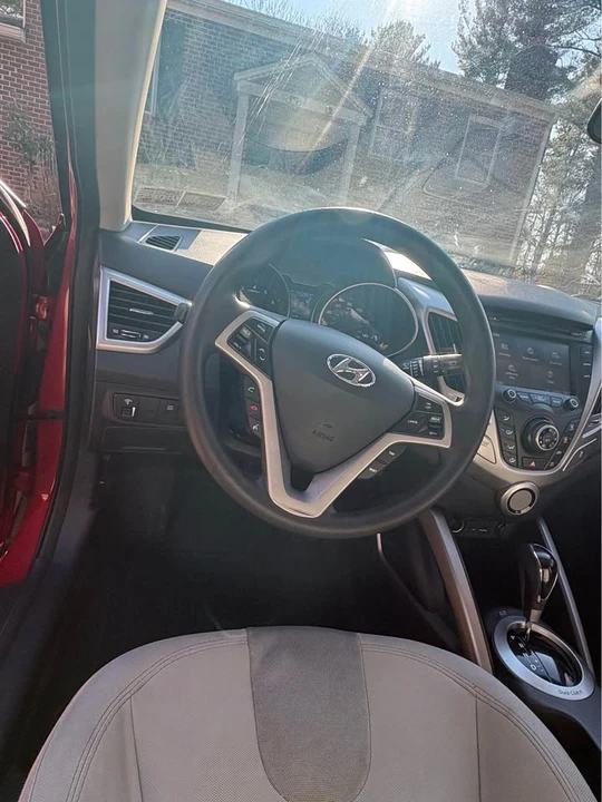 2012 Hyundai Veloster - Image 12 of 19