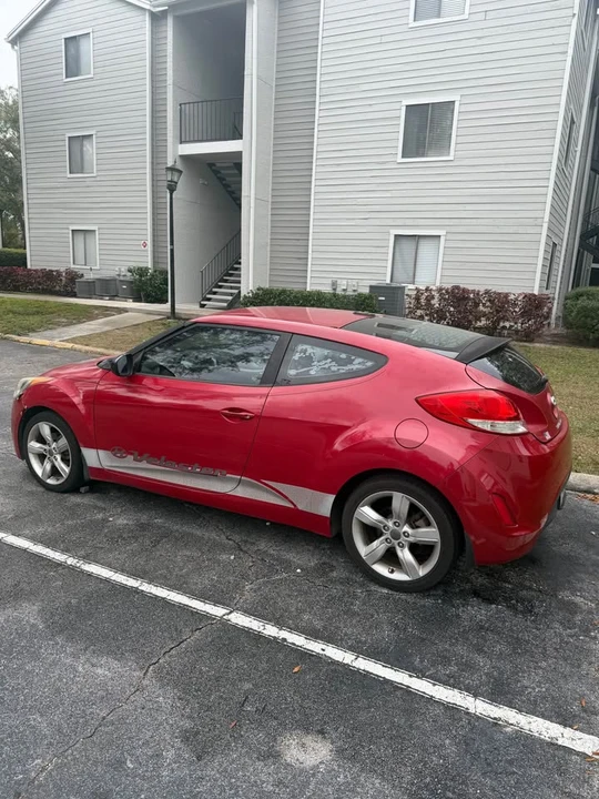 2012 Hyundai Veloster - Image 2 of 8