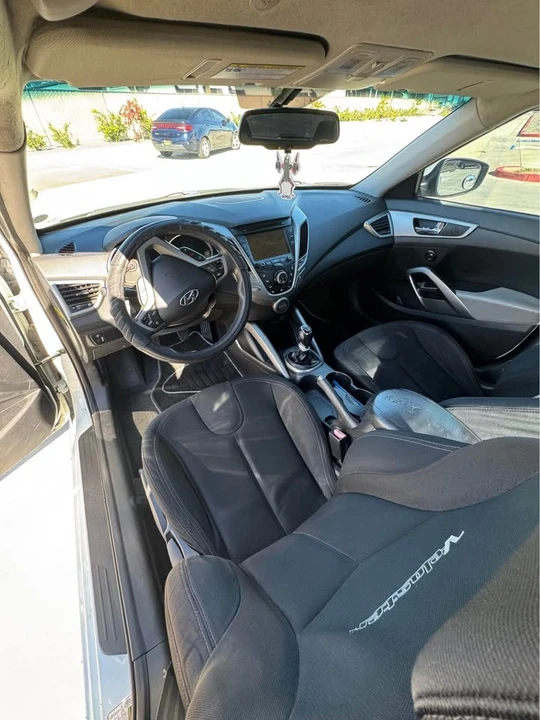 2012 Hyundai Veloster - Image 10 of 16