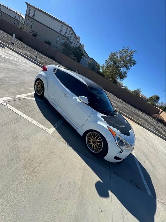 2012 Hyundai Veloster - Image 2 of 16