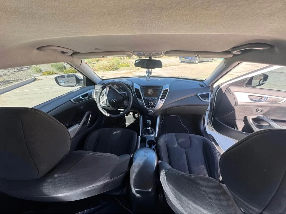 2012 Hyundai Veloster - Image 9 of 16