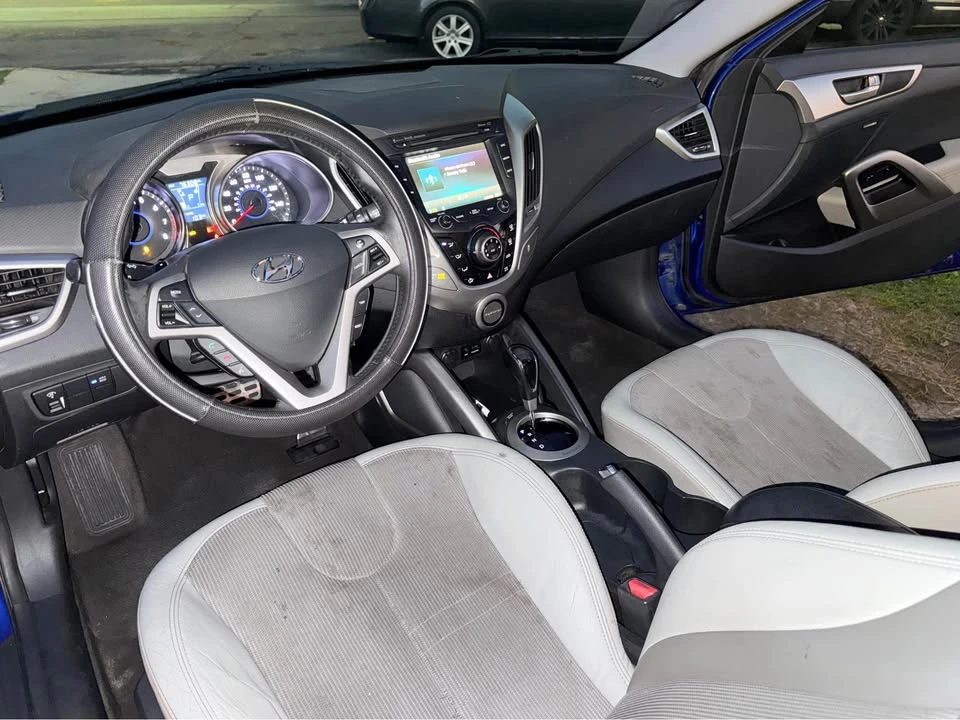 2012 Hyundai Veloster - Image 10 of 16