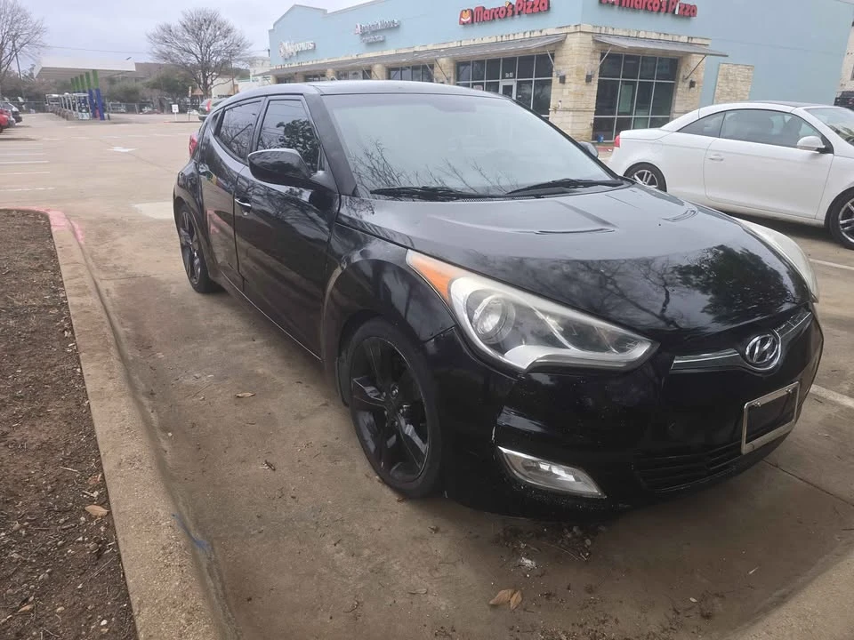 2012 Hyundai Veloster - Image 2 of 3