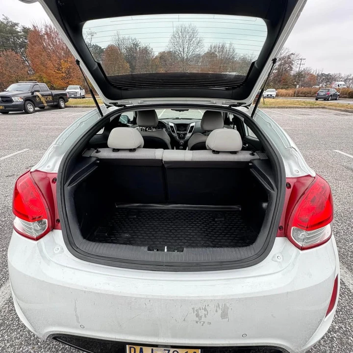 2012 Hyundai Veloster - Image 6 of 10