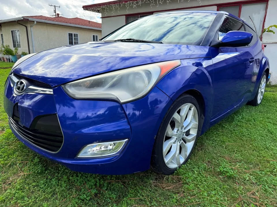 2012 Hyundai Veloster - Image 2 of 16