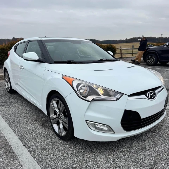 2012 Hyundai Veloster - Image 3 of 10
