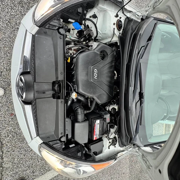 2012 Hyundai Veloster - Image 10 of 10