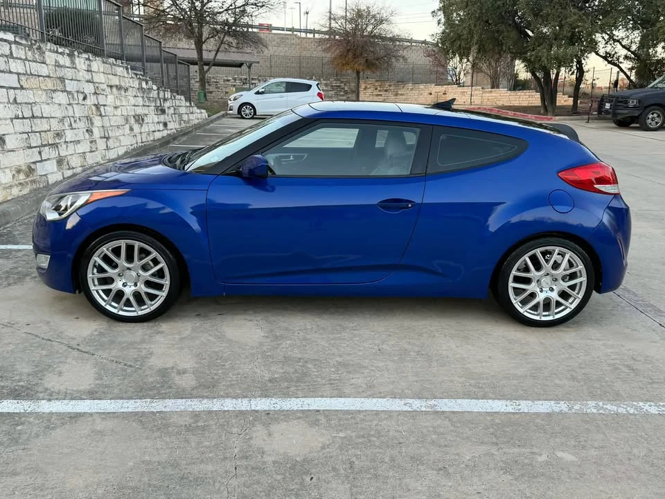 2012 Hyundai Veloster - Image 8 of 9