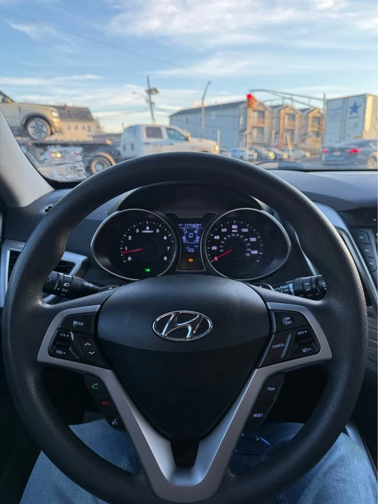 2012 Hyundai Veloster - Image 4 of 4