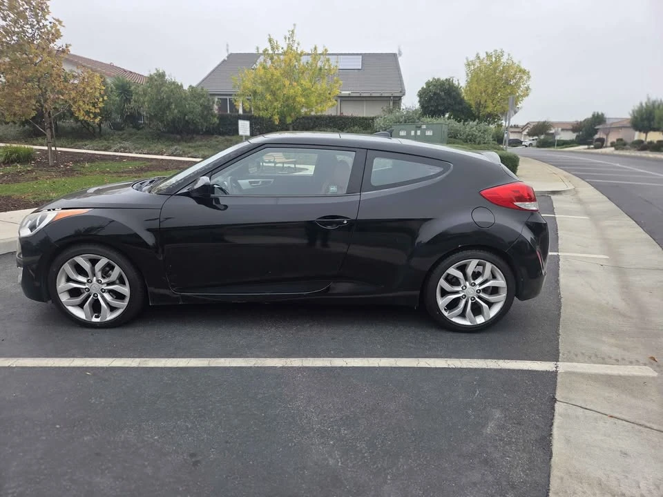 2012 Hyundai Veloster - Image 4 of 13