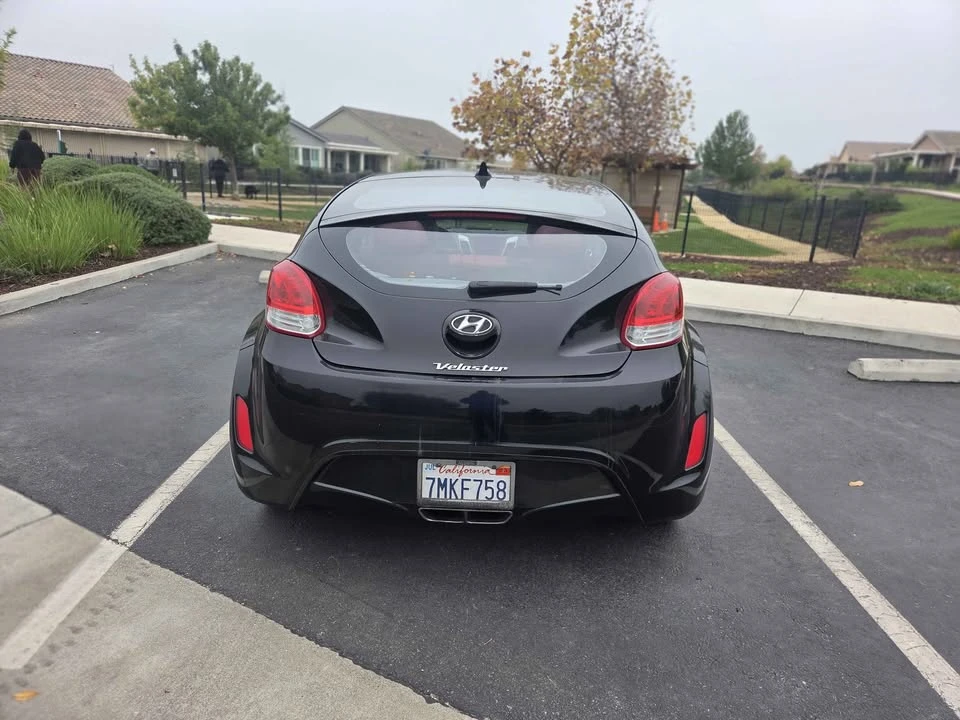 2012 Hyundai Veloster - Image 2 of 13