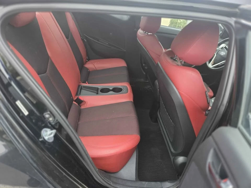 2012 Hyundai Veloster - Image 9 of 13