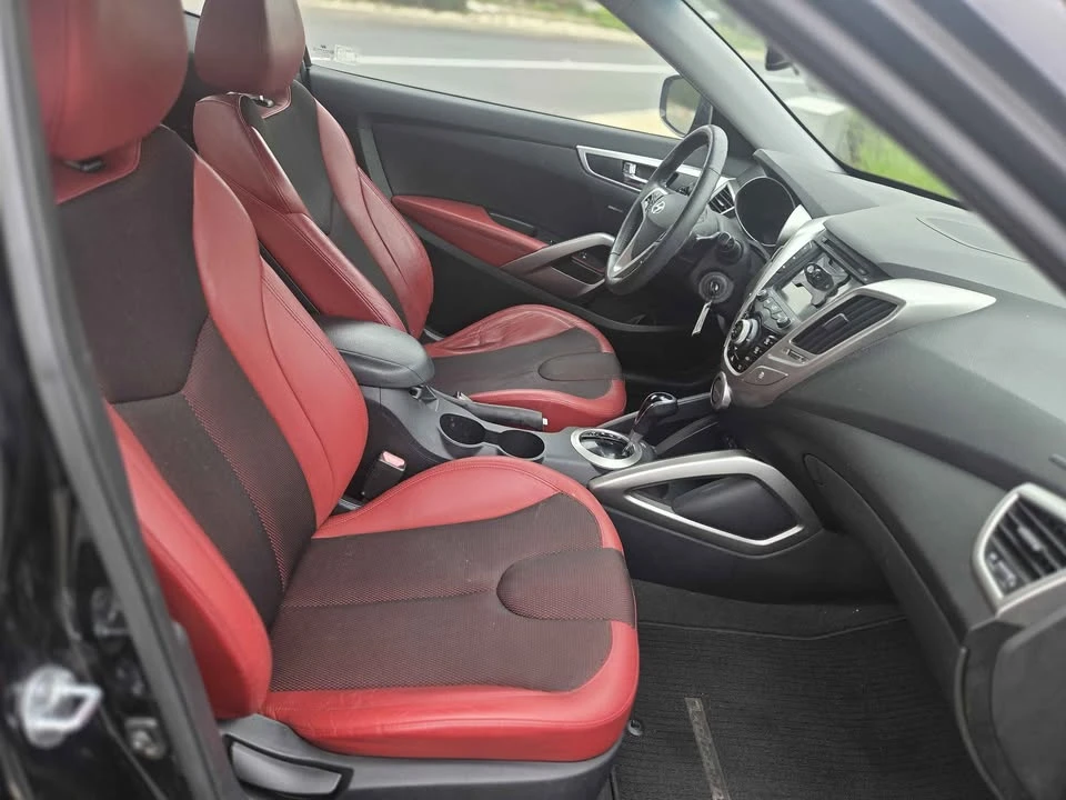 2012 Hyundai Veloster - Image 8 of 13