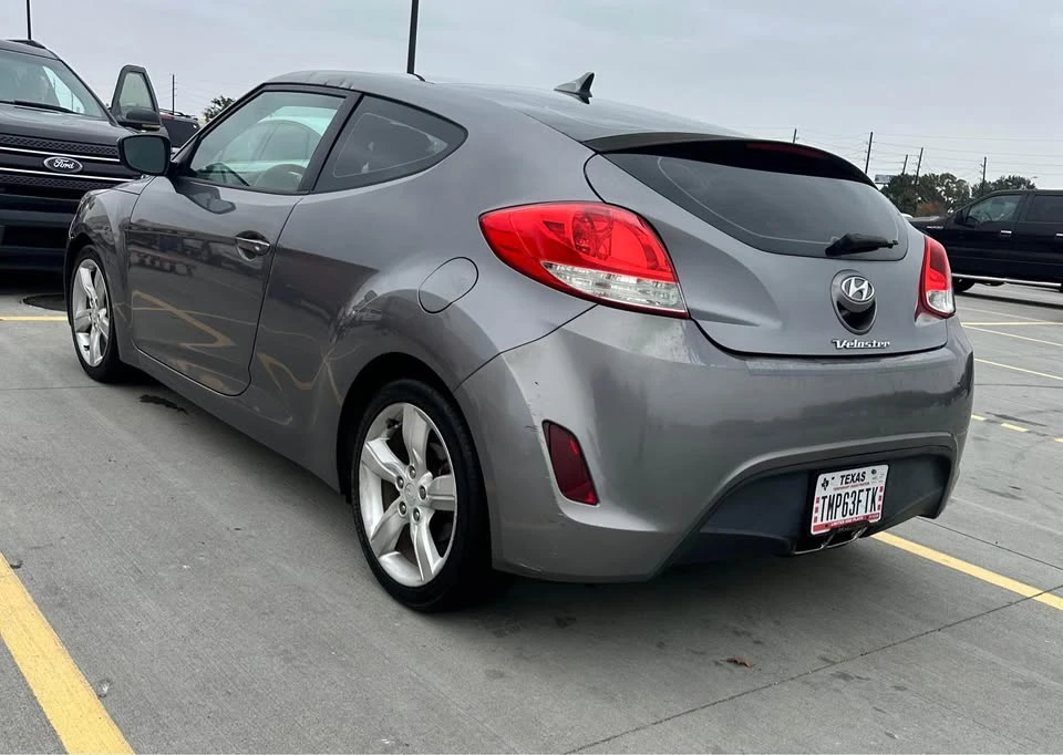 2012 Hyundai Veloster - Image 8 of 10