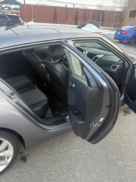 2012 Hyundai Veloster - Image 4 of 18