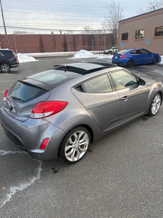 2012 Hyundai Veloster - Image 2 of 18