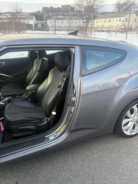 2012 Hyundai Veloster - Image 5 of 18