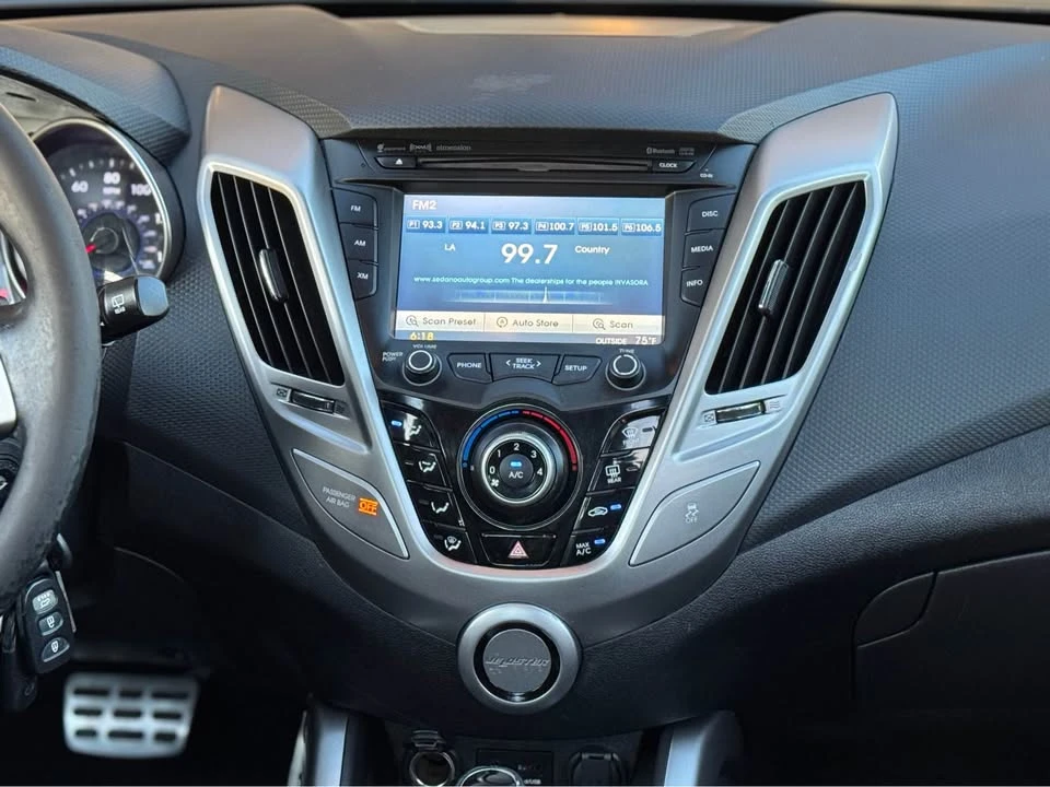 2012 Hyundai Veloster - Image 15 of 19