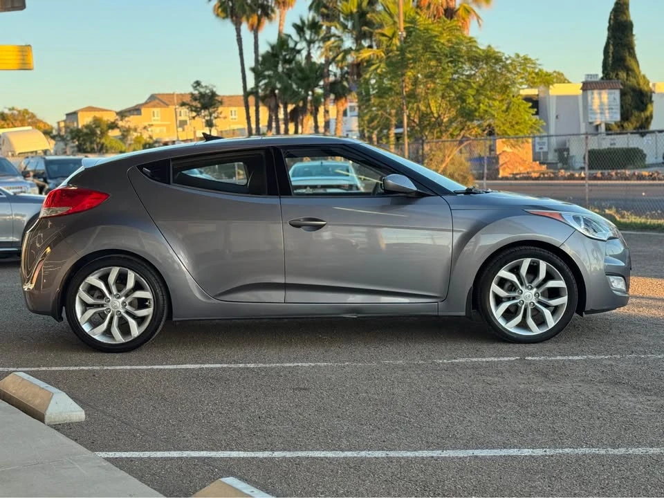 2012 Hyundai Veloster - Image 2 of 19