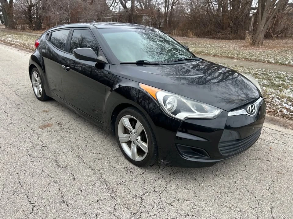 2012 Hyundai Veloster - Image 2 of 18