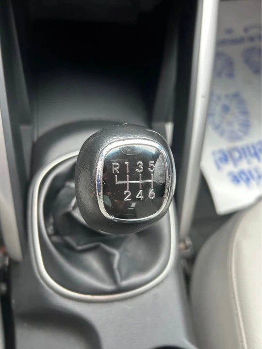 2012 Hyundai Veloster - Image 11 of 18
