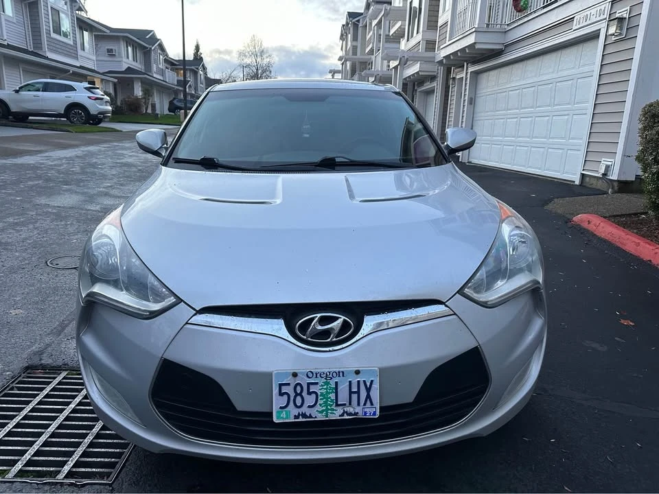 2012 Hyundai Veloster - Image 2 of 11