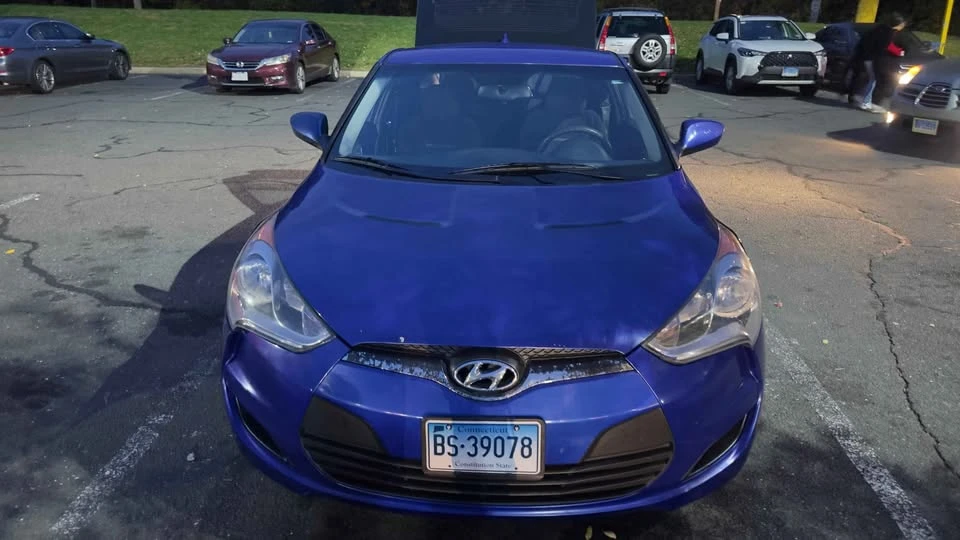 2012 Hyundai Veloster - Image 2 of 6