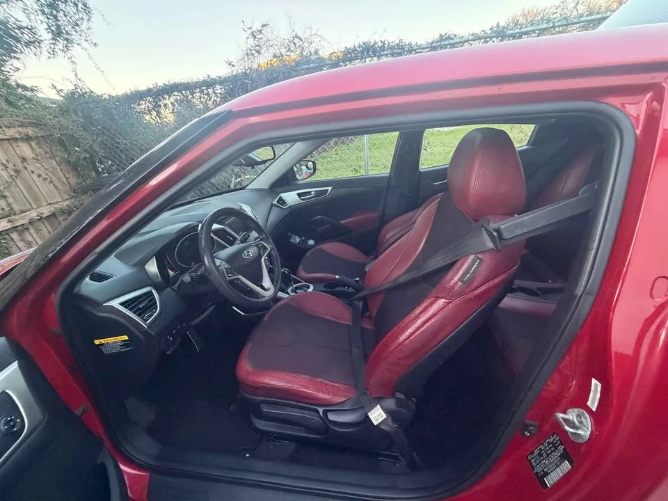 2012 Hyundai Veloster - Image 10 of 12
