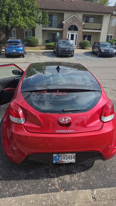 2012 Hyundai Veloster - Image 2 of 6
