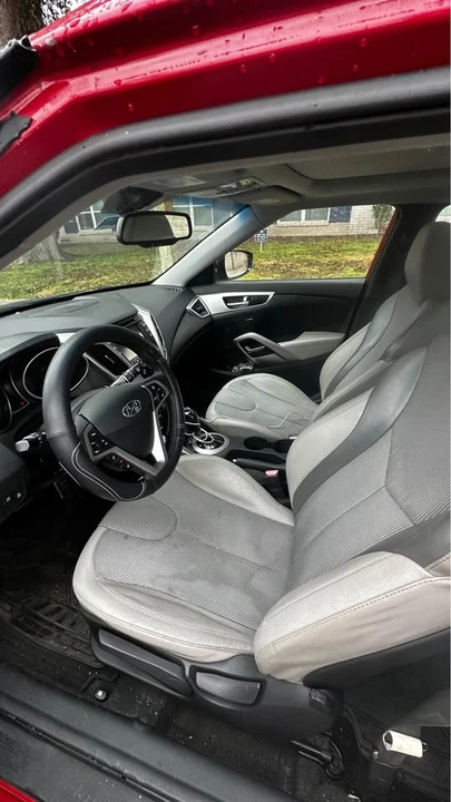 2012 Hyundai Veloster - Image 6 of 7