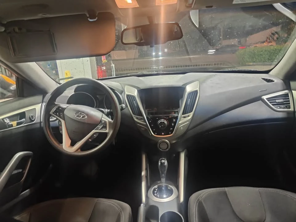 2012 Hyundai Veloster - Image 3 of 3