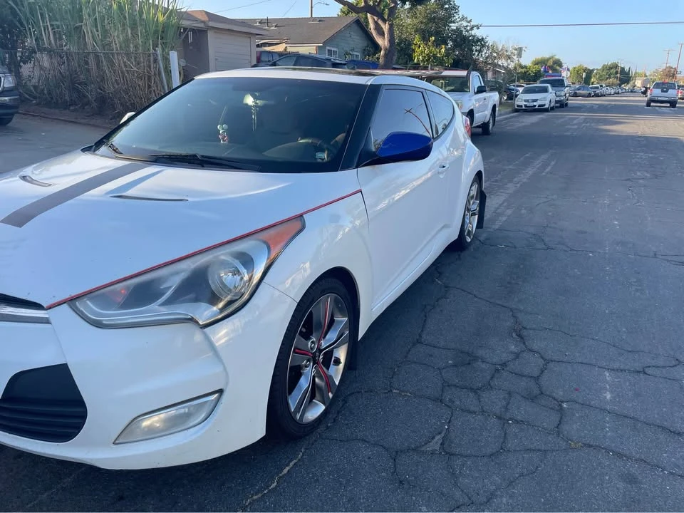 2012 Hyundai Veloster - Image 3 of 11