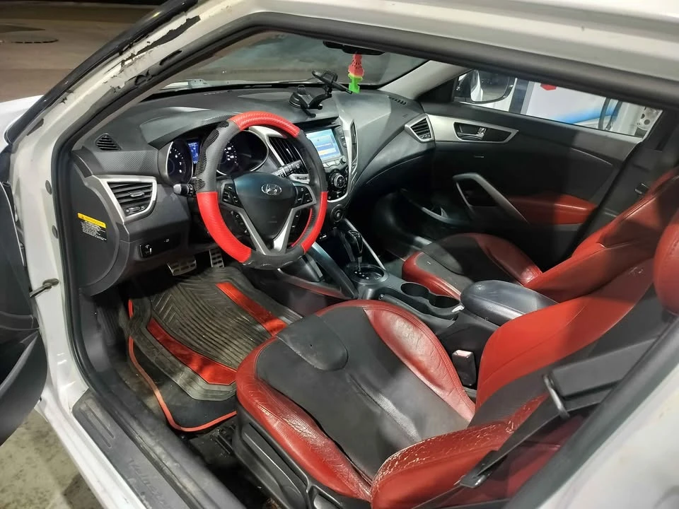 2012 Hyundai Veloster - Image 4 of 8