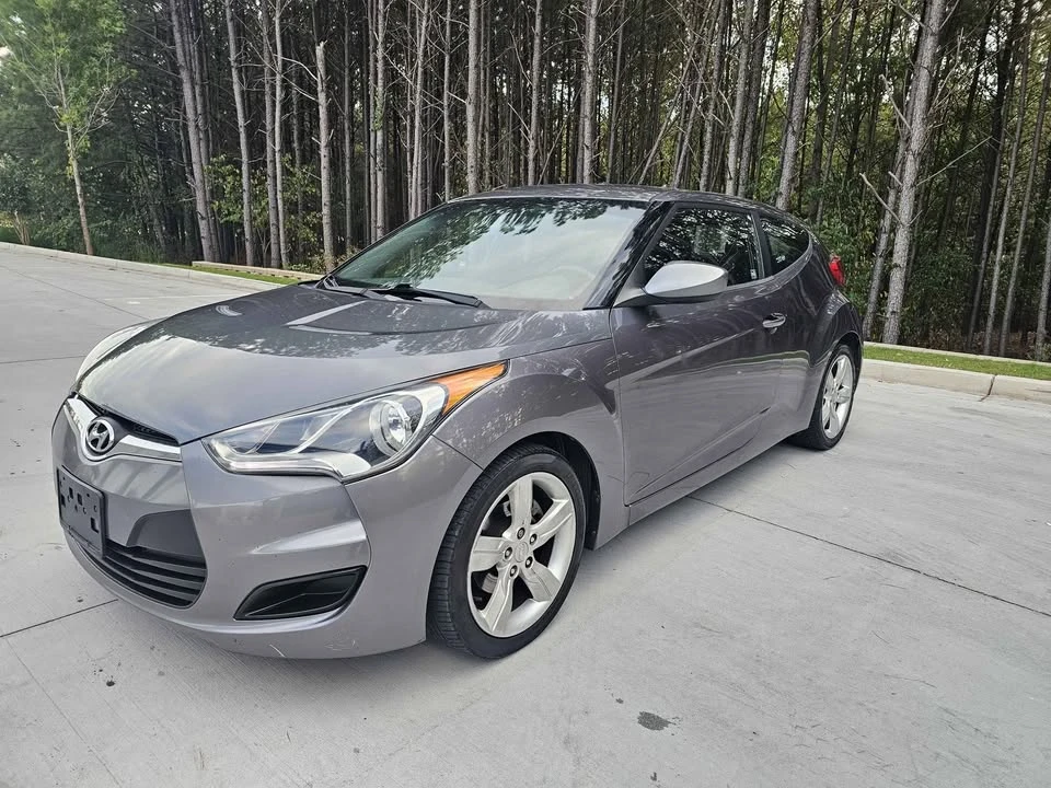 2012 Hyundai Veloster - Image 2 of 19