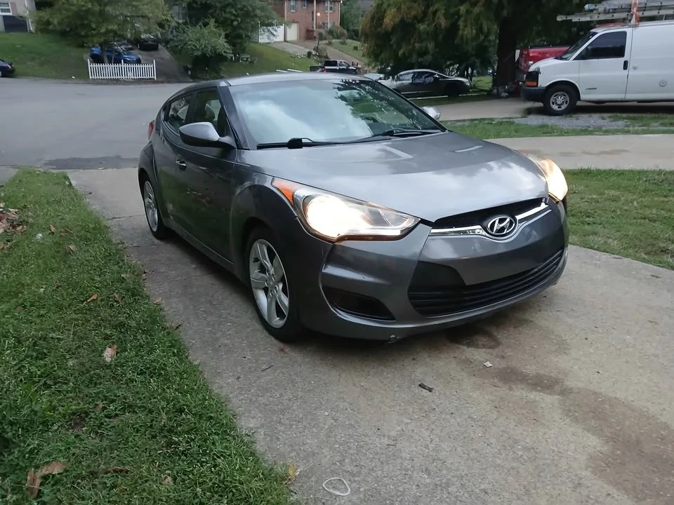 2012 Hyundai Veloster - Image 2 of 9