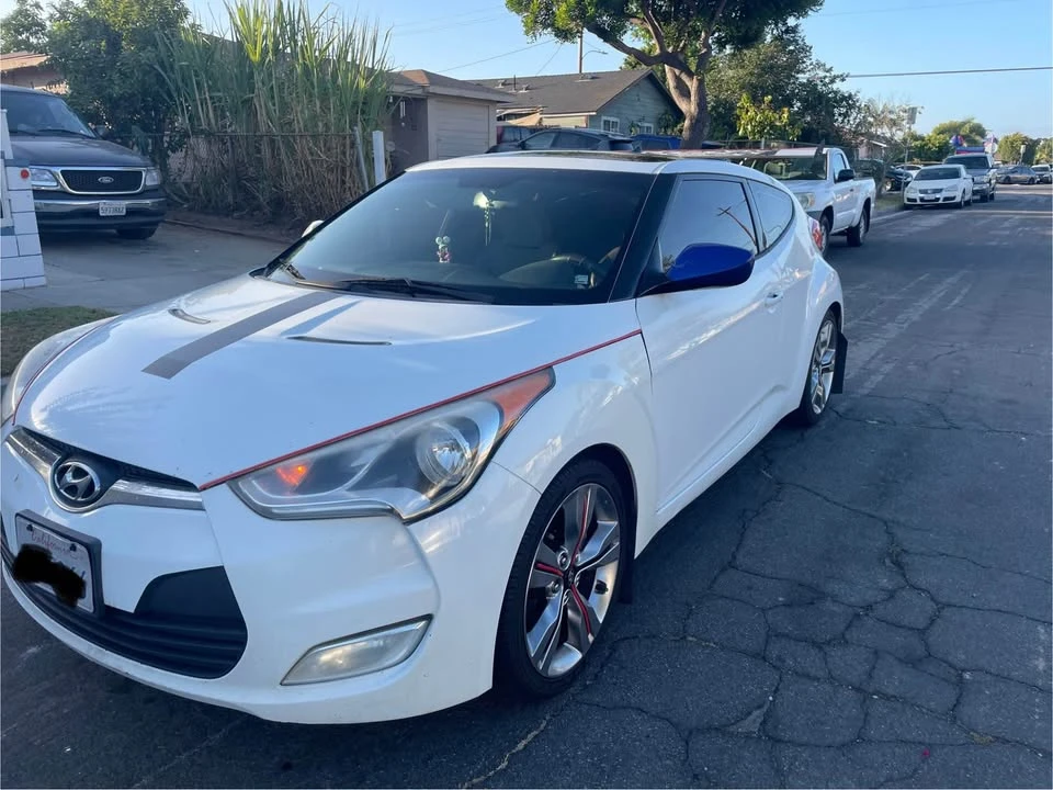 2012 Hyundai Veloster - Image 4 of 11
