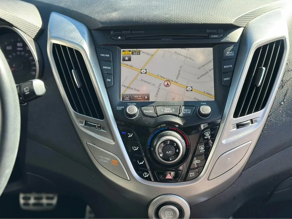 2012 Hyundai Veloster - Image 14 of 16