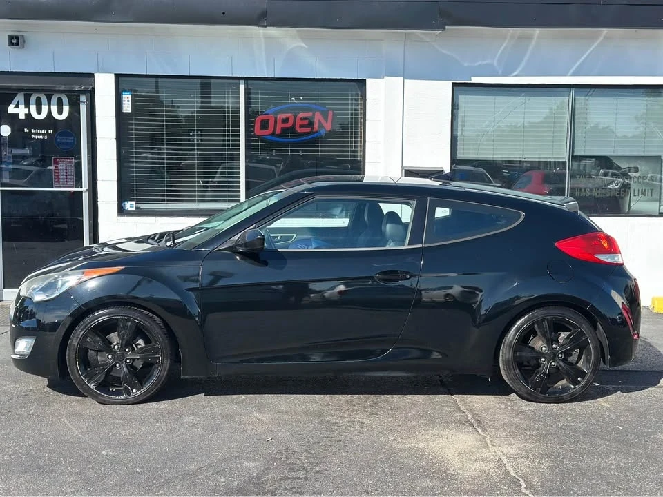 2012 Hyundai Veloster - Image 2 of 16