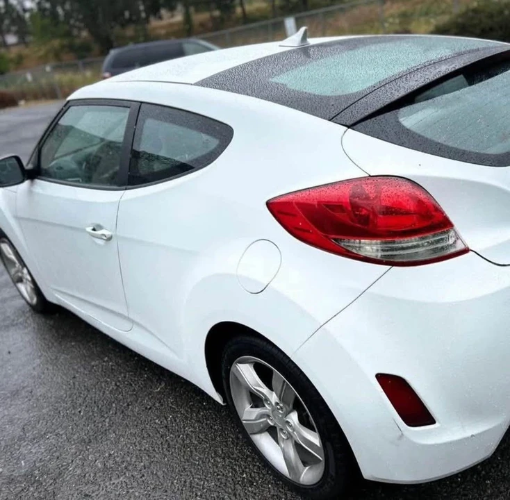 2012 Hyundai Veloster - Image 2 of 5