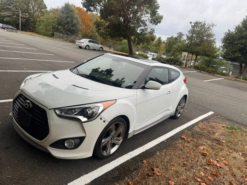 2012 Hyundai Veloster - Image 2 of 10
