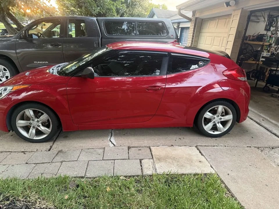 2012 Hyundai Veloster - Image 4 of 5