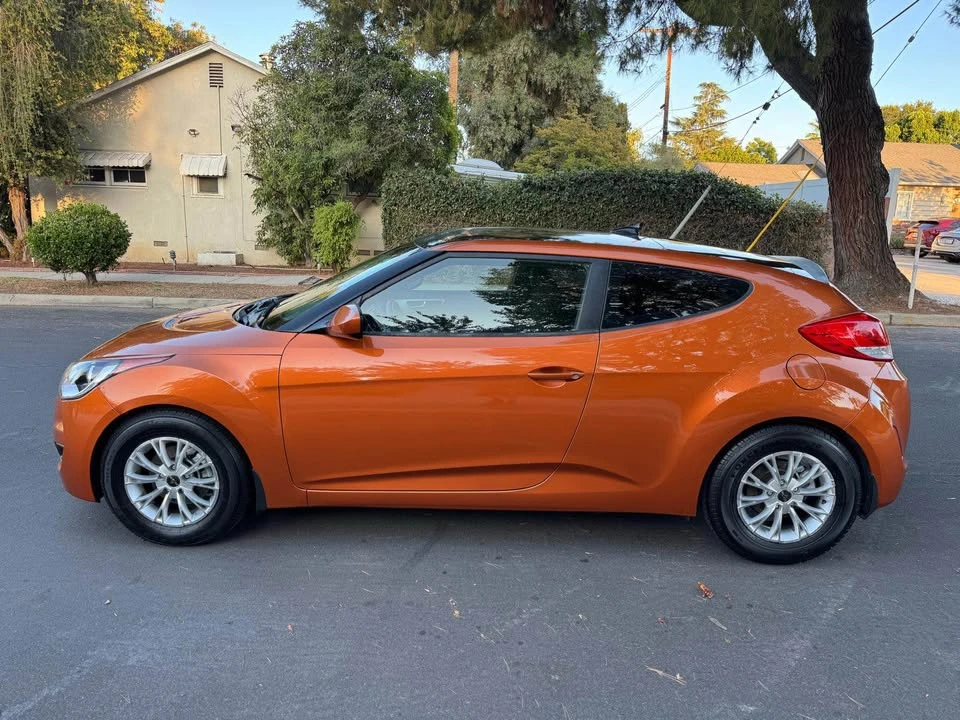 2012 Hyundai Veloster - Image 2 of 10