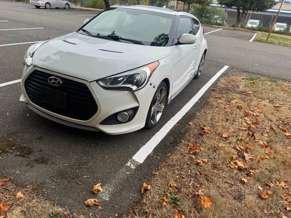 2012 Hyundai Veloster - Image 4 of 10