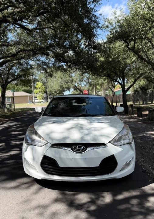 2012 Hyundai Veloster - Image 2 of 12