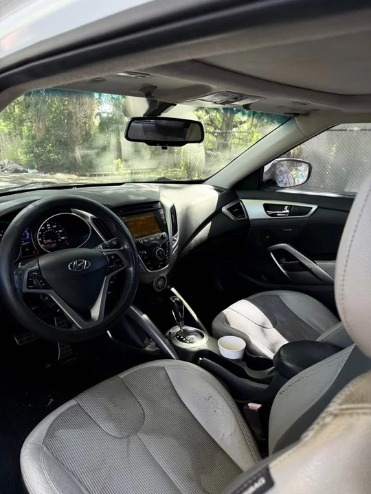 2012 Hyundai Veloster - Image 9 of 12