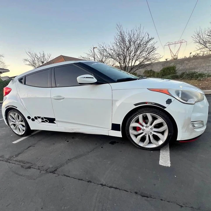2012 Hyundai Veloster - Image 2 of 16