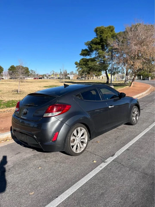 2012 Hyundai Veloster - Image 2 of 14