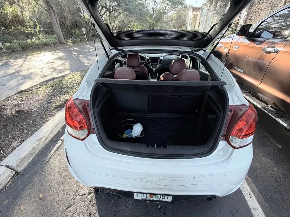 2012 Hyundai Veloster - Image 10 of 12