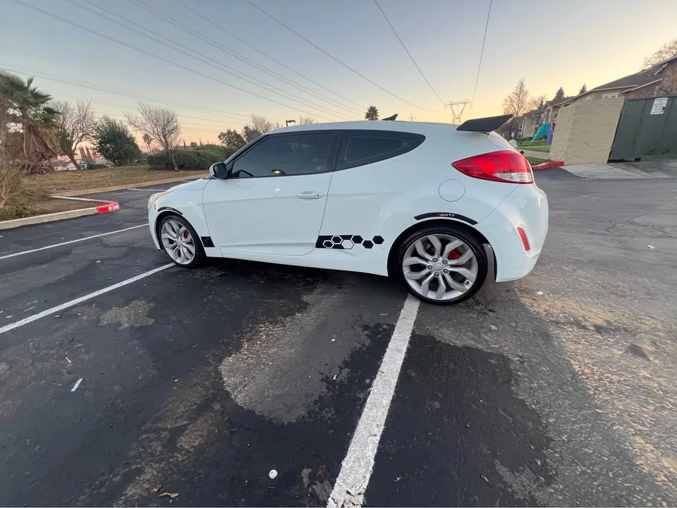 2012 Hyundai Veloster - Image 11 of 16